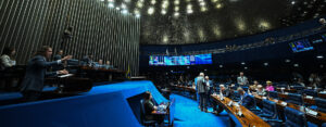 Projeto de Veneziano que beneficia agentes de saúde e de endemias irá à votação nesta quarta