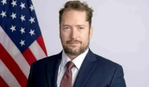 Revogado visto de assessor do governo Trump que visitaria Bolsonaro na Papudinha