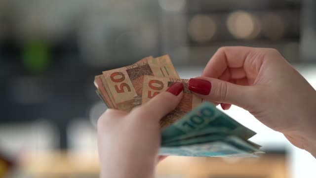 Novo Desenrola: veja como usar o FGTS para abater débitos em atraso