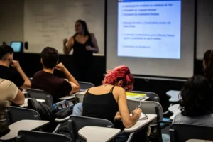 Ministério adota inscrição automática no Enem para concluintes da rede pública 