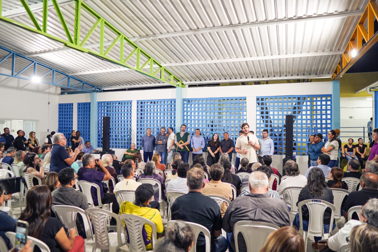 Escola Tiradentes, reformada e ampliada pela PMCG, passa a funcionar em tempo integral