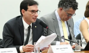Escala 6X1: relator propõe jornada de 40h e  domingo como folga preferencial 