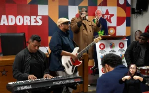 Petistas buscam diálogo com evangélicos e criticam manipulação religiosa
