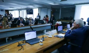 Divergências entre senadores podem travar a tramitação da PEC que põe fim à escala 6×1