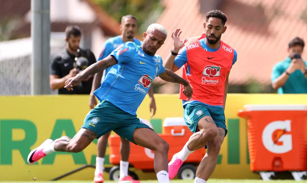 Wesley é cortado da Seleção Brasileira por lesão durante o amistoso contra Egito
