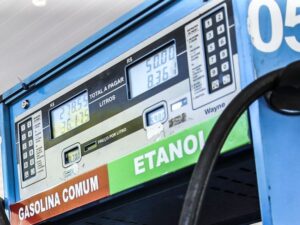 Deputado Hugo Motta elogia aumento da mistura de etanol na gasolina pelo CNPE