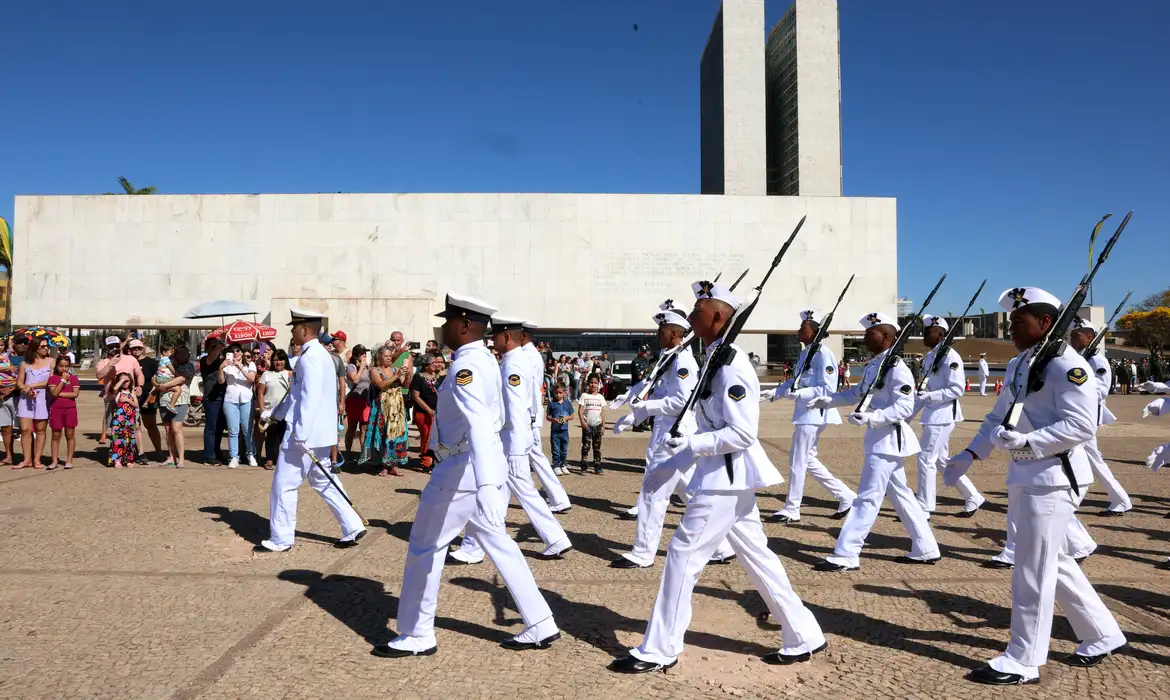 Inscrição em concurso para cabo da Marinha do Brasil termina neste domingo