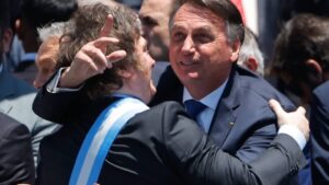 Bolsonaro pede autorização para receber o presidente Milei na prisão domiciliar