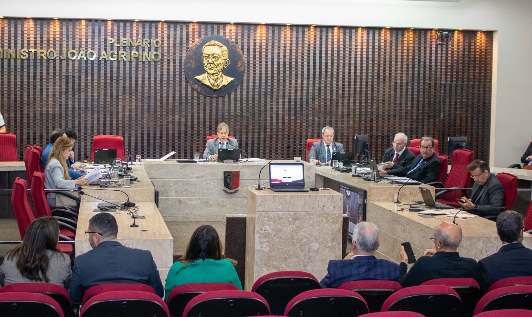 Prefeituras têm contas rejeitadas por calote na previdência de servidores