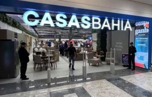 Justiça suspende demissões em massa de trabalhadores das Casas Bahia