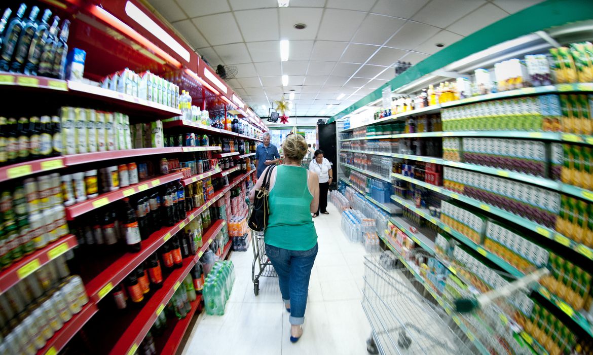 Custo da cesta básica em João Pessoa tem redução média de 6,37%, segundo a Conab