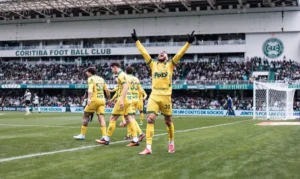 Mirassol vence Coritiba e mantém Vasco e Internacional na zona de rebaixamento