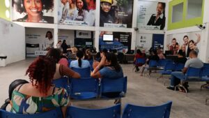Quase mil vagas de emprego são oferecidas em Campina Grande a partir desta segunda