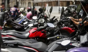 Programa terá R$ 30 bilhões para financiamento de táxis, motoapps e transporte escolar
