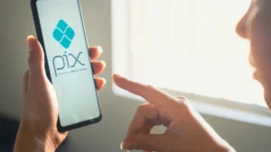 Pix terá novas regras para fraudes, cobrança híbrida e contas-salário