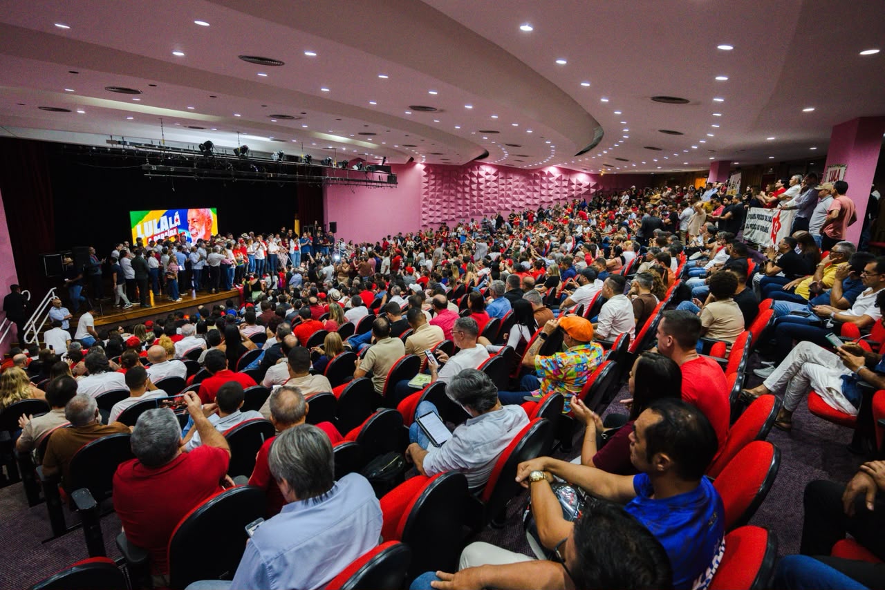 Lucas Ribeiro reúne mais de 100 prefeitos e lideranças políticas pela reeleição de Lula