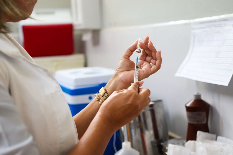 Campina Grande terá 56 pontos de vacinação contra sarampo e meningites neste sábado