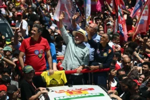 Corregedoria do TSE derruba decisão Kassio e libera canal pró-Lula no Whatsapp